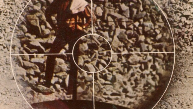 Desmond Bagley Running Blind Swedish edition © Wahlström & Widstrand.